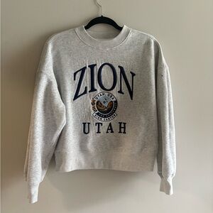 Abercrombie and Fitch Gray Zion Utah Sweatshirt Soft A&F Collection